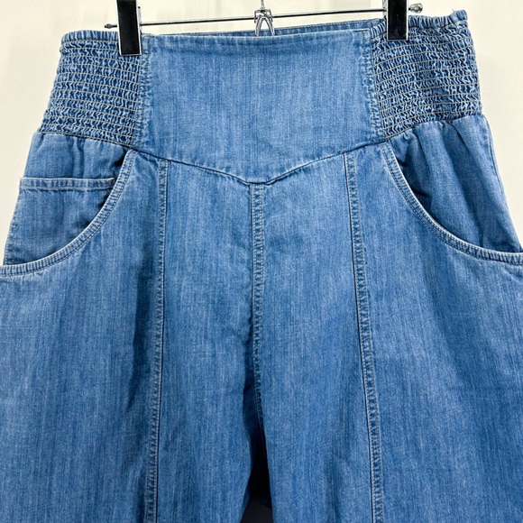 Free People Lunan Crop Harem Relaxed Fit Chambray Jeans Medium - Picture 5 of 7